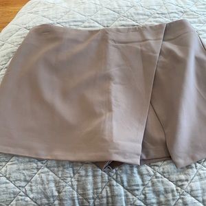 Tan short! With tags